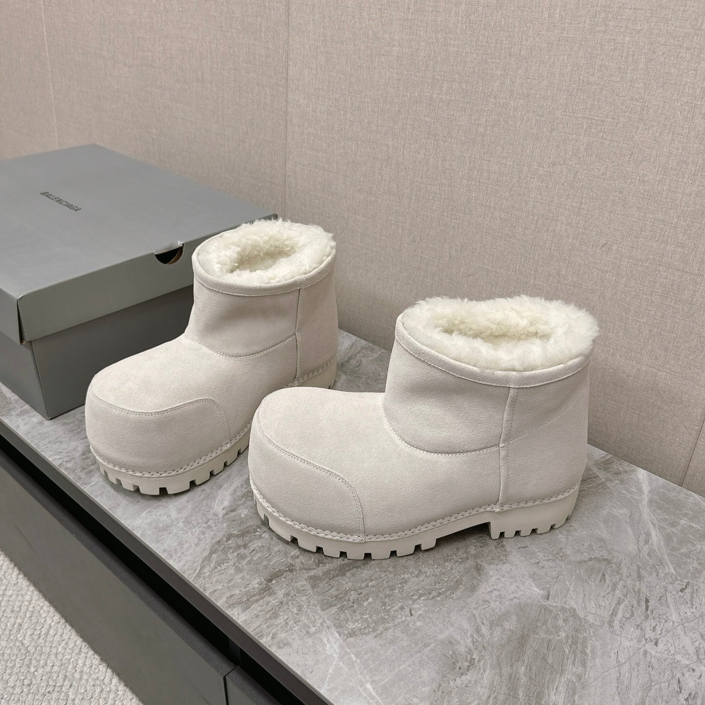 Balanciaga ALASKA BOOTIE IN WHITE SUEDE AND WOOL LINING