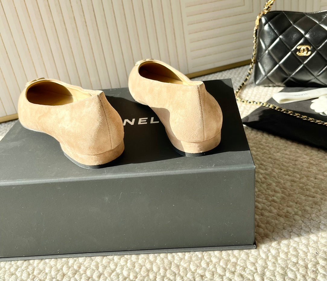 CHANEL Ballet In Beige Suede 151519