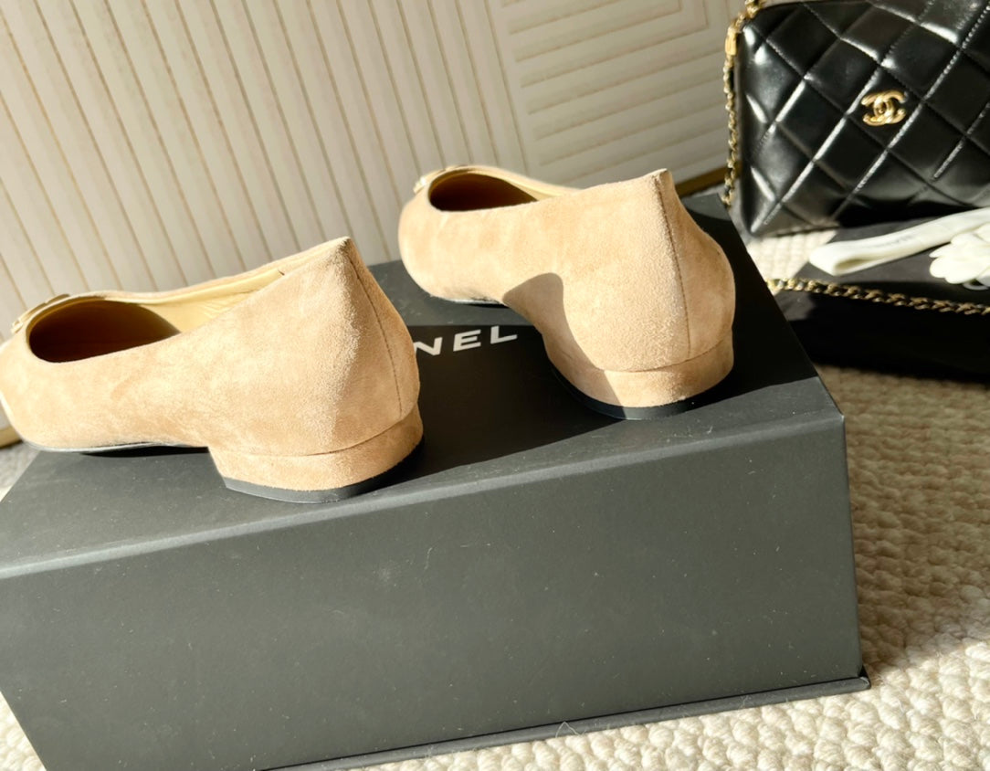 CHANEL Ballet In Beige Suede 151519