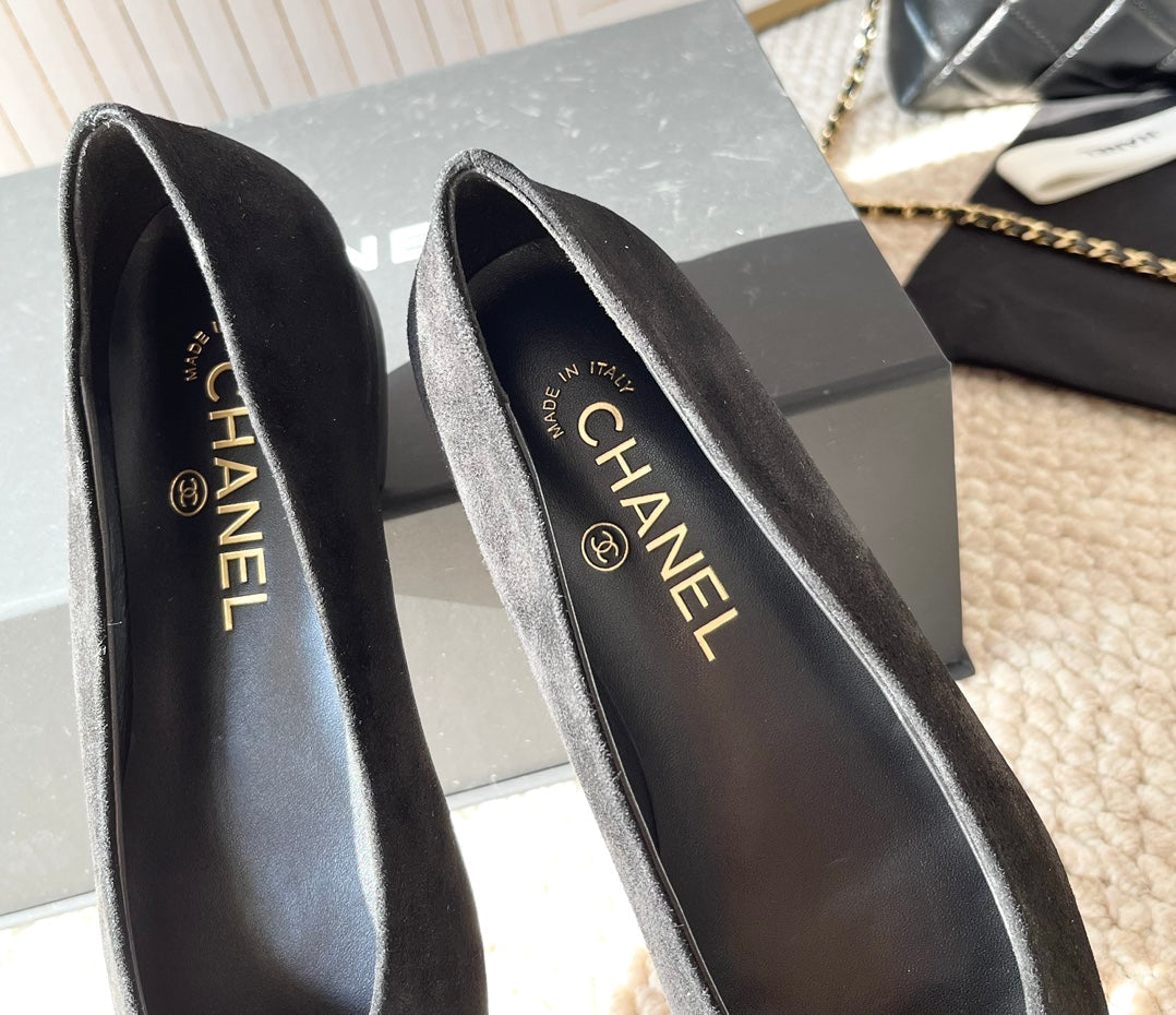 CHANEL Ballet In Blak Suede 151521