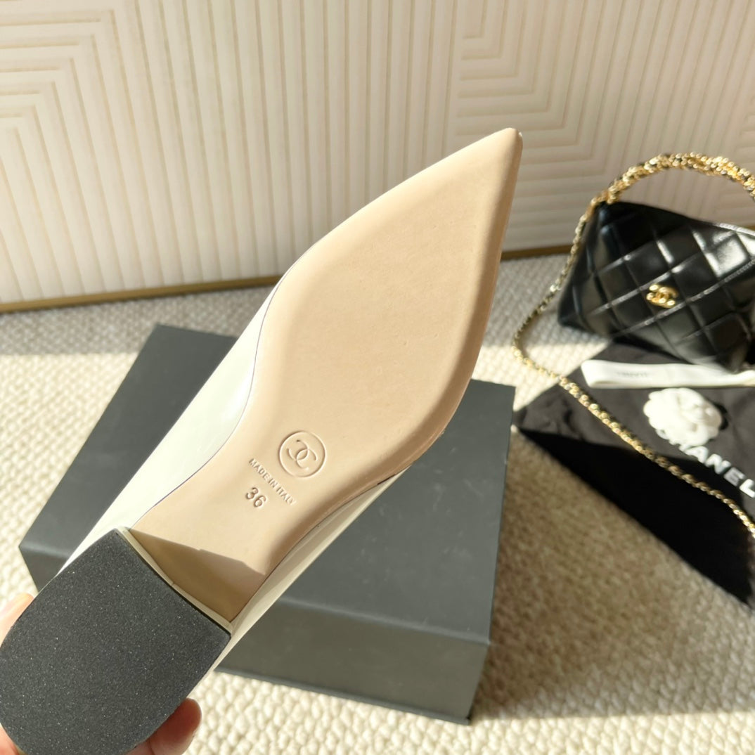 CHANEL Ballet In White Cowhide 151527