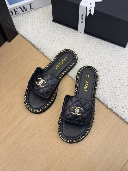 CHANEL 25c Mule Quilted