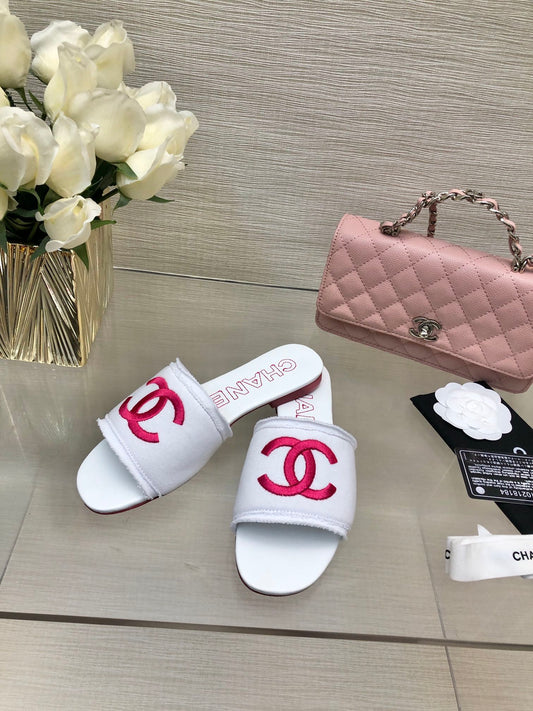 CHANEL 25C Slippers White Fabric Material 212968
