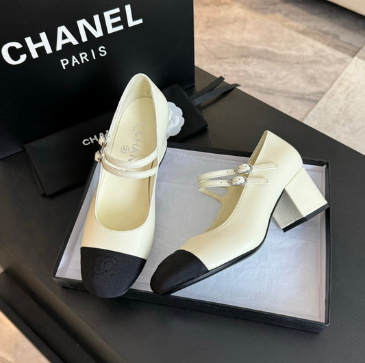 CHANEL 25C Mary Jane White Sheepskin 212989
