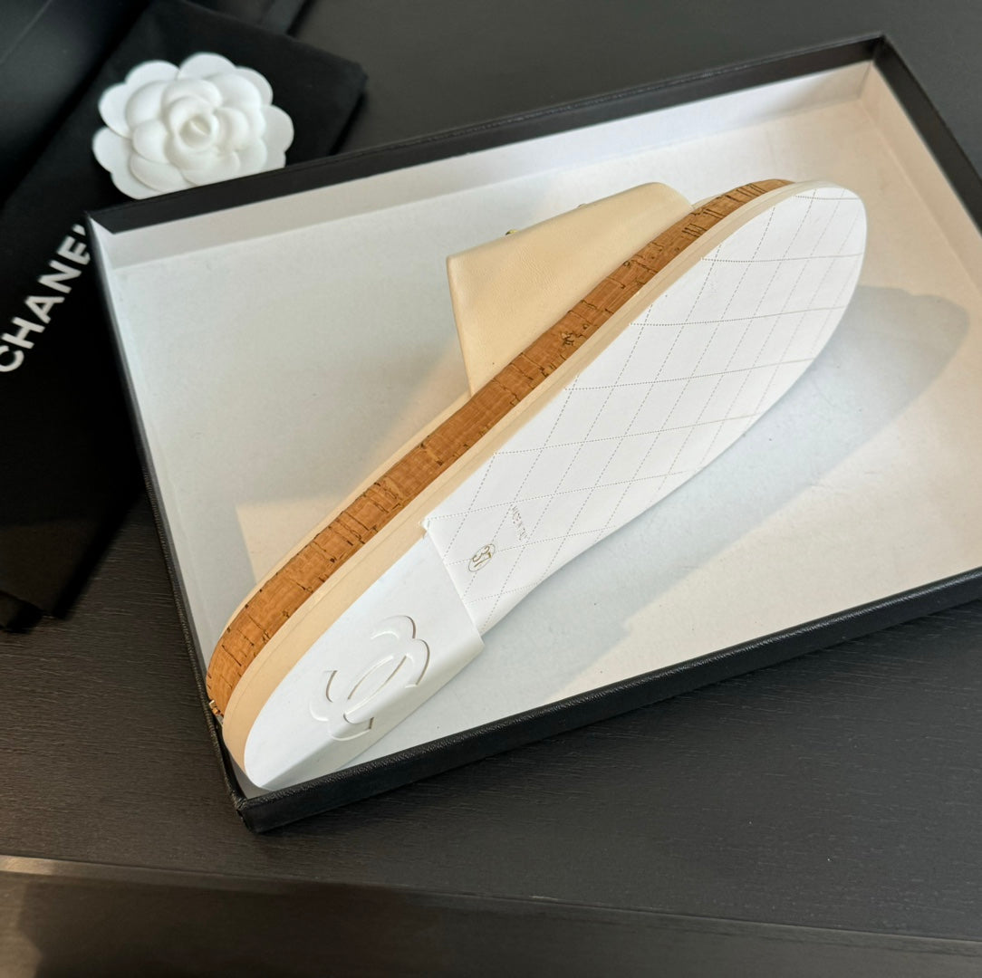 CHANEL 25C Slippers White Sheepskin 213107