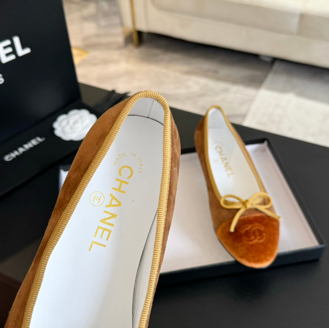 CHANEL ballet flat brown suede amber canvas
