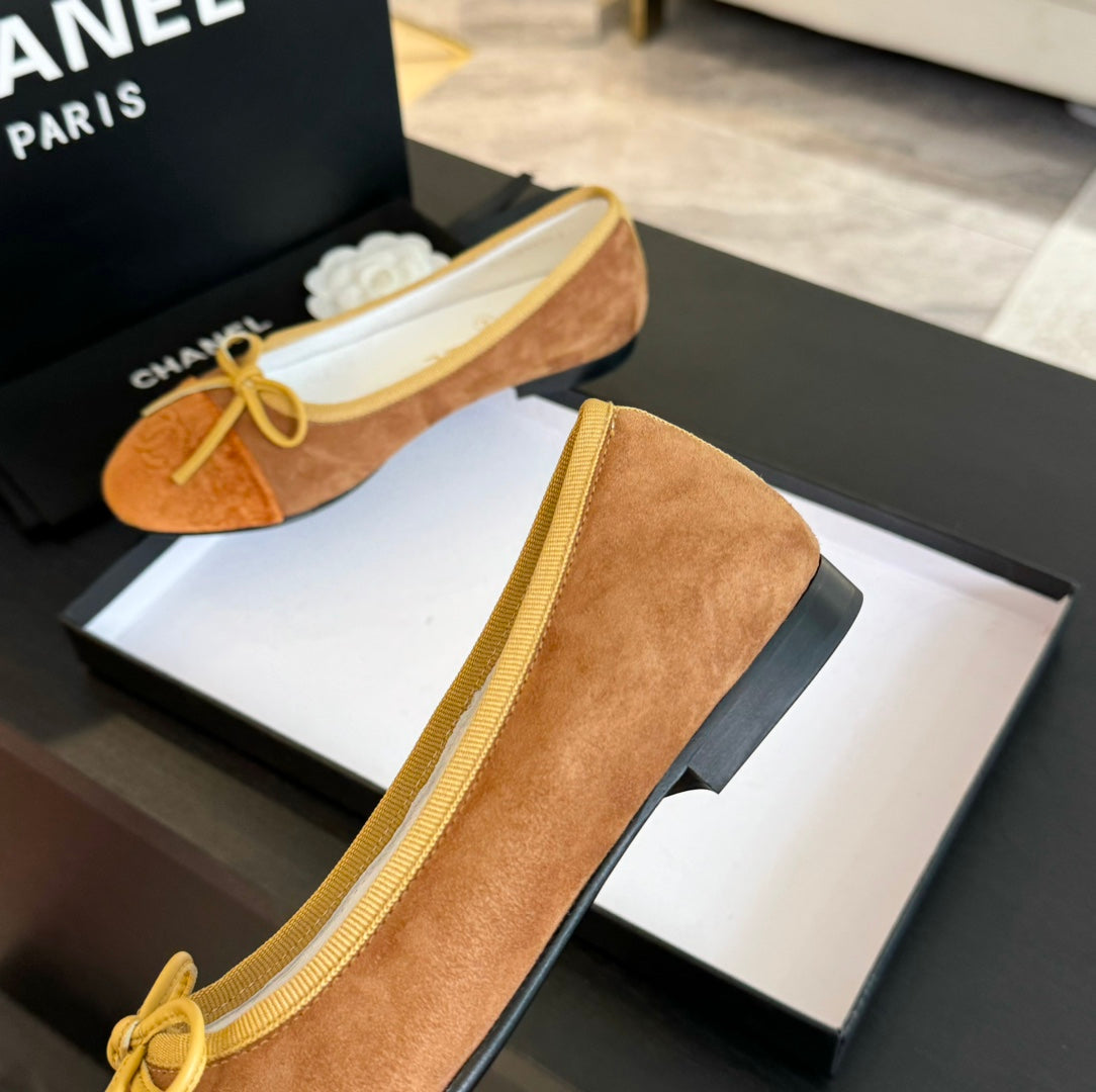CHANEL ballet flat brown suede amber canvas