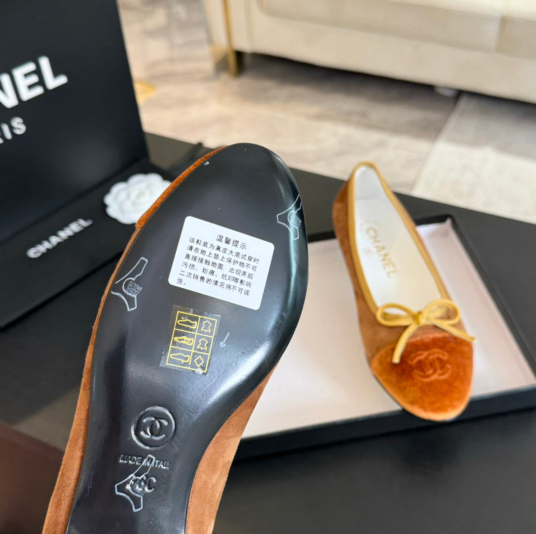 CHANEL ballet flat brown suede amber canvas