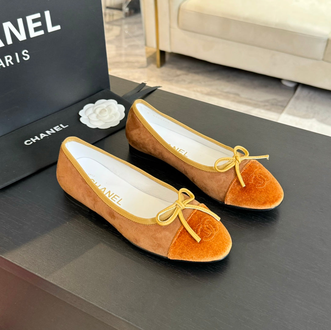 CHANEL ballet flat brown suede amber canvas