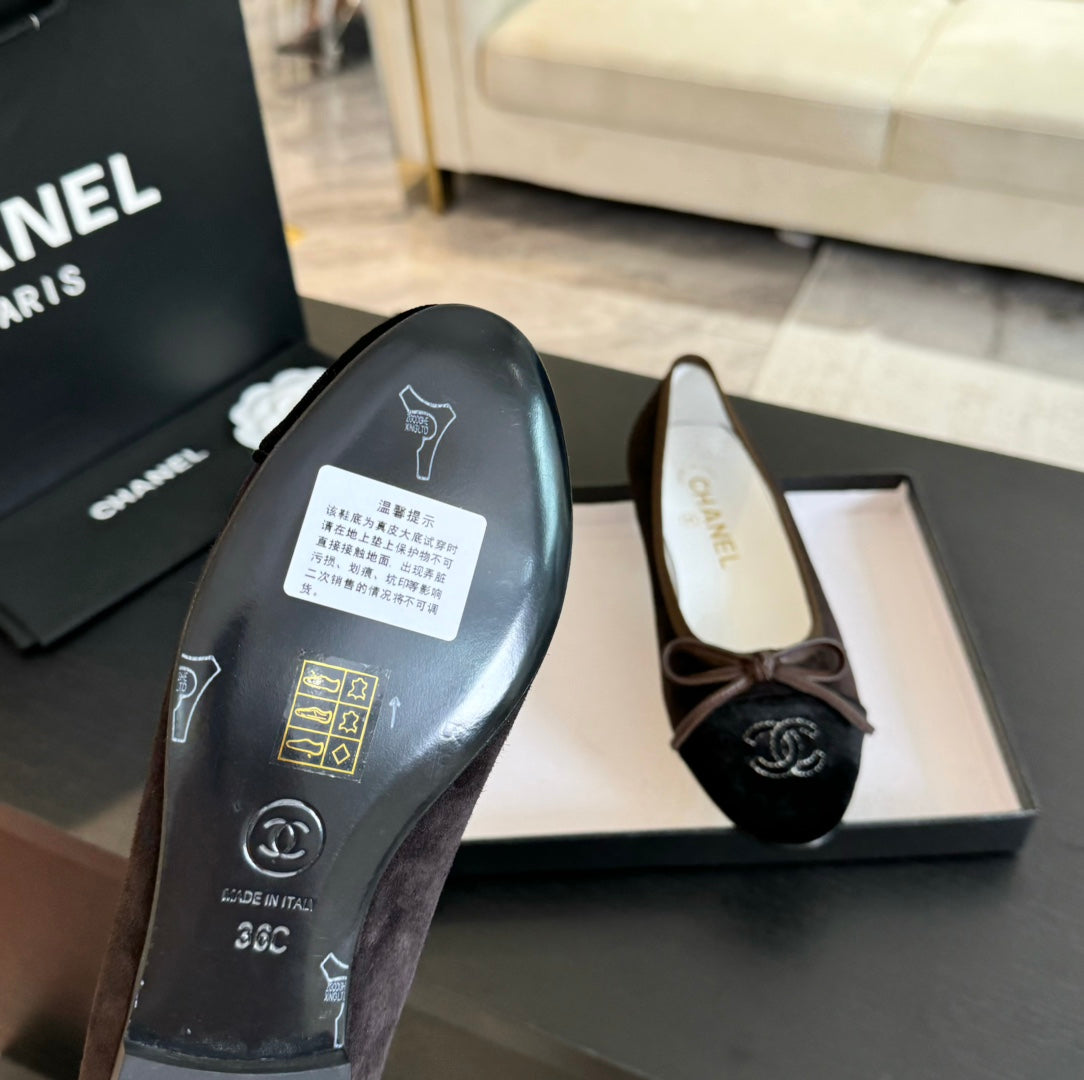CHANEL ballet flat chocolate suede and black canvas