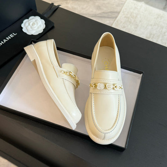 CHANEL 25C Loafer White  Leather 212969