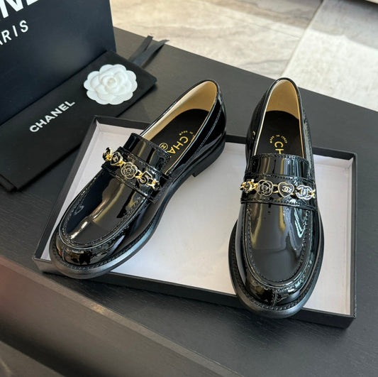 CHANEL 25C Loafer Glossy Black Leather 212970