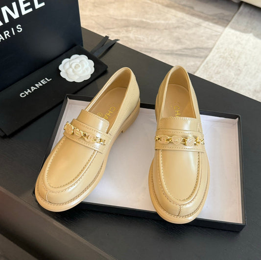 CHANEL 25C Loafer Cream Leather 212972