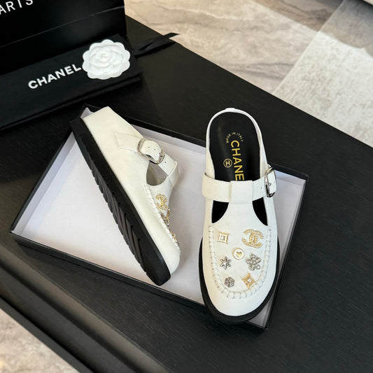 CHANEL 25C Mule Sandal White Imported Cowhide 212943