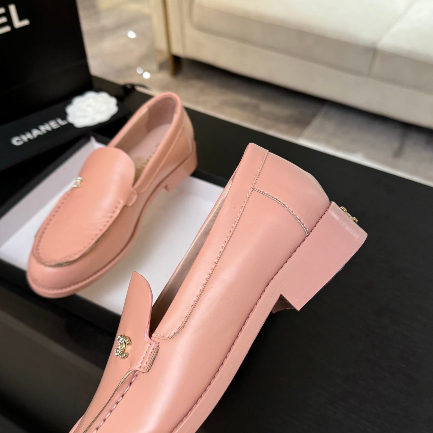 CHANEL 25C Moccasins Pink Patent Leather