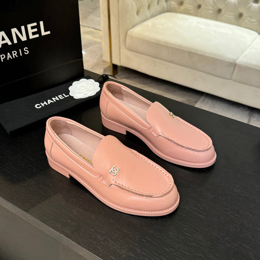 CHANEL 25C Moccasins Pink Patent Leather