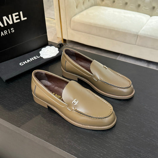 CHANEL 25C Moccasins Bronze Olive Patent Leather