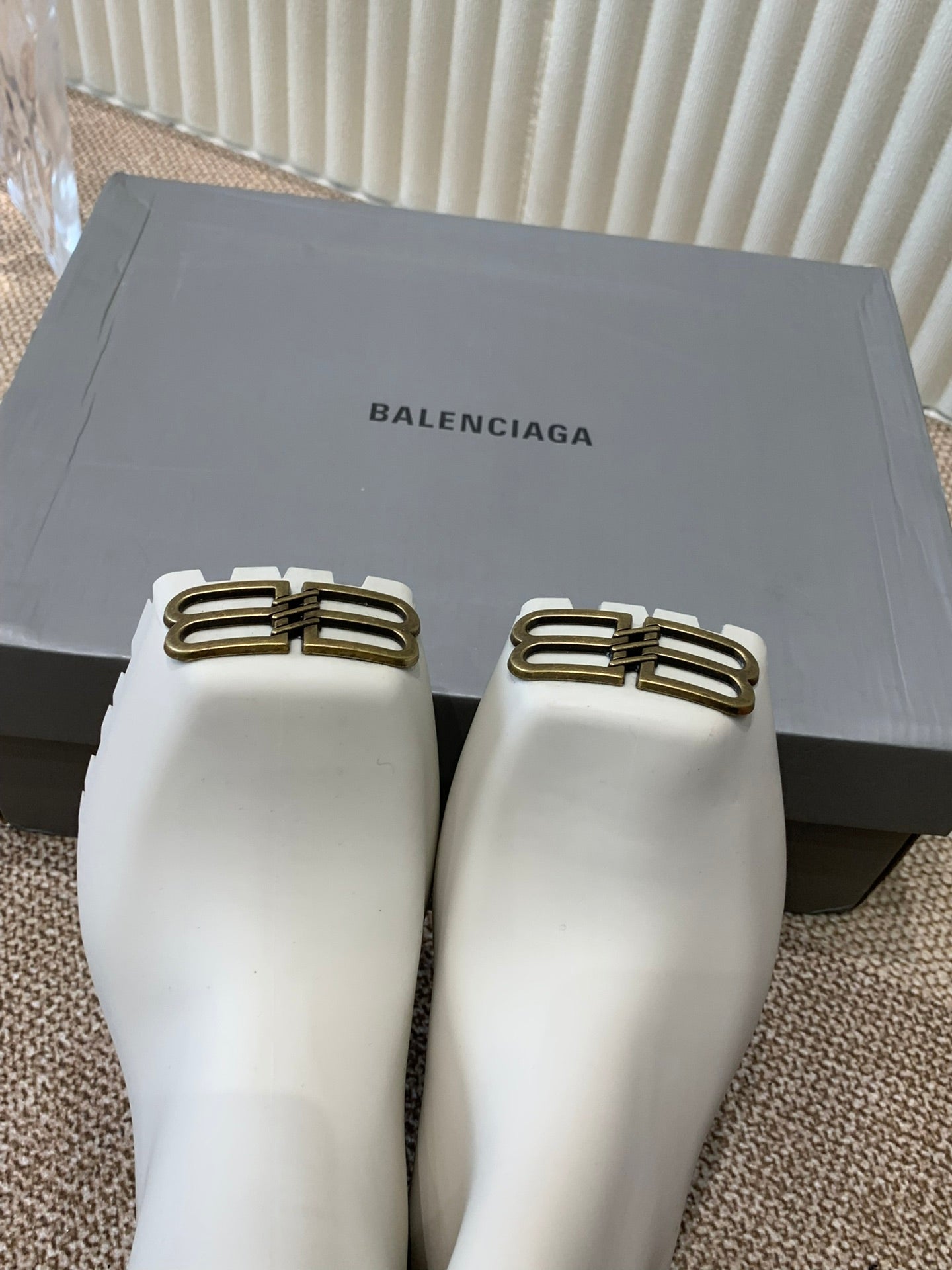 Balanciaga WHITE SCULPTED RUBBER BOOTS WITH GOLD MONOGRAM