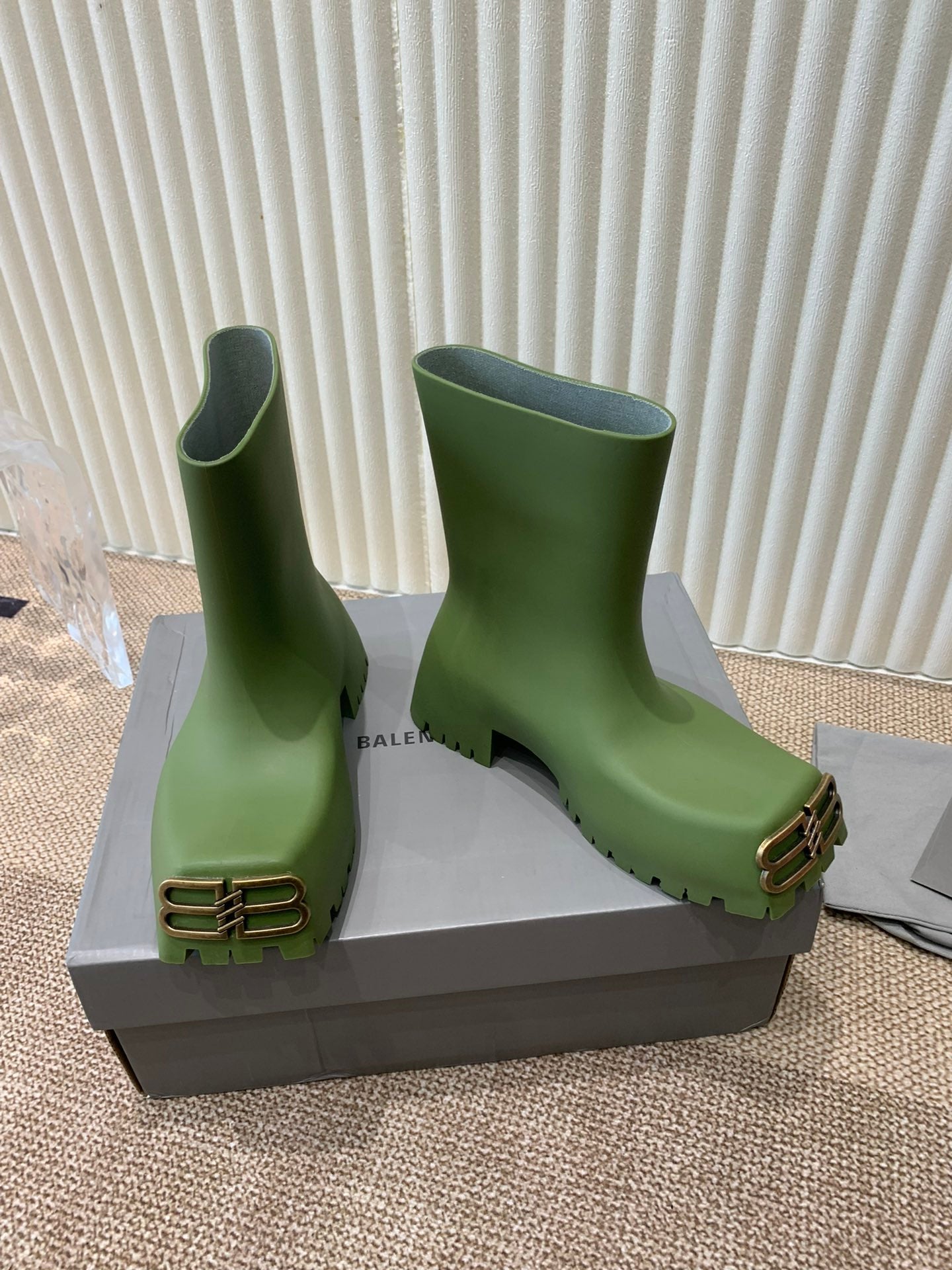 Balanciaga GREEN SCULPTED RUBBER BOOTS WITH GOLD MONOGRAM