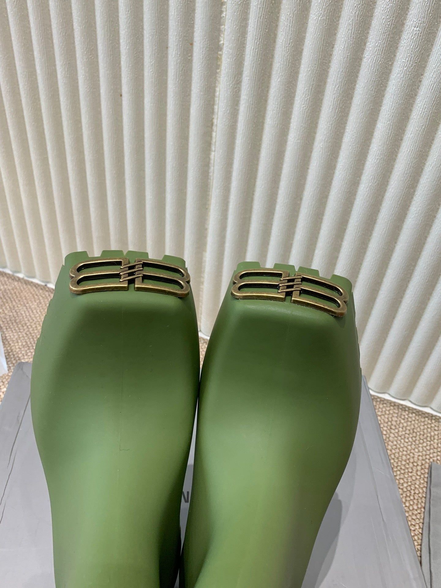 Balanciaga GREEN SCULPTED RUBBER BOOTS WITH GOLD MONOGRAM