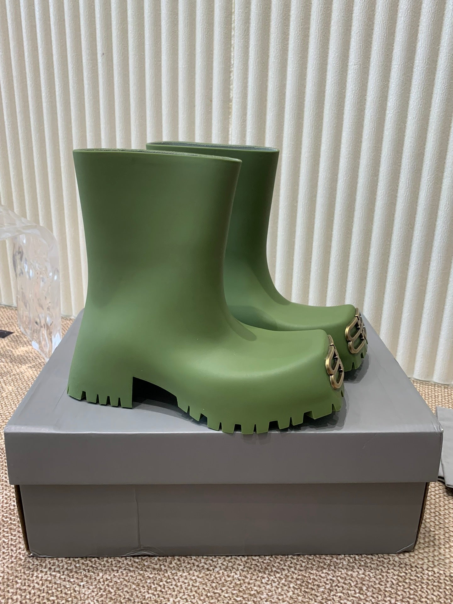 Balanciaga GREEN SCULPTED RUBBER BOOTS WITH GOLD MONOGRAM