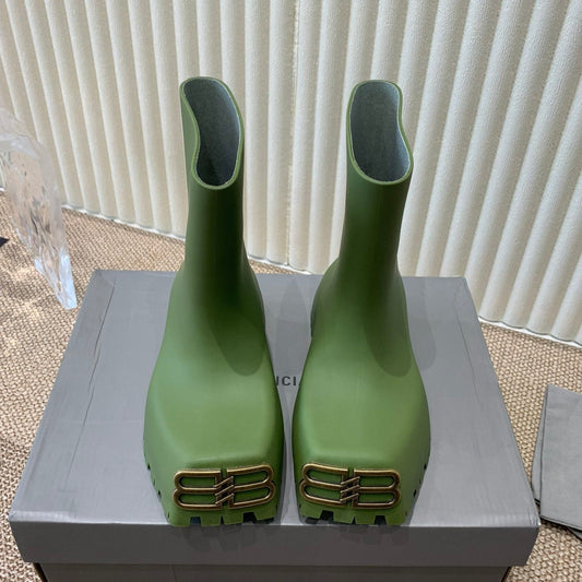 Balanciaga GREEN SCULPTED RUBBER BOOTS WITH GOLD MONOGRAM
