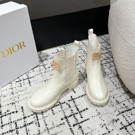 DIOR Miss  DIOR Chelsea Boots In White Calfskin  103728