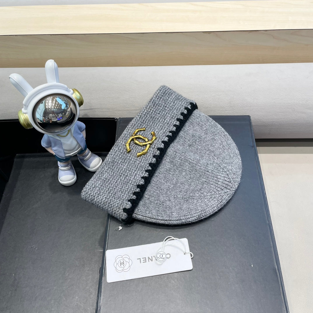 CHANEL BEANIE HAT IN COAL GRAY WOOL 419780