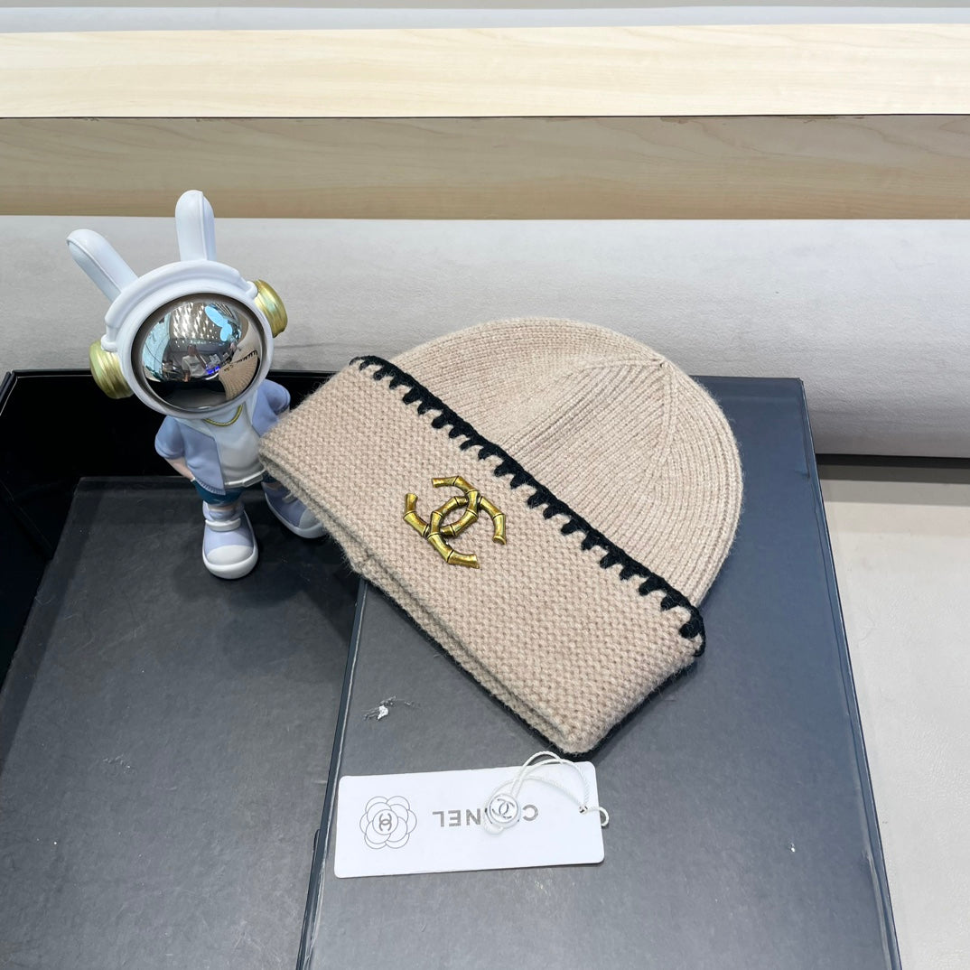 CHANEL BEANIE HAT IN CAMEL BEIGE WOOL 419781