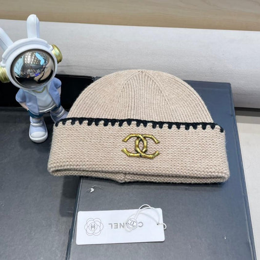 CHANEL BEANIE HAT IN CAMEL BEIGE WOOL 419781