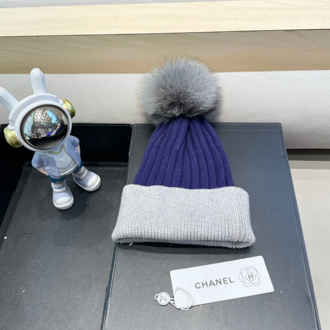 CHANEL BEANIE HAT IN BERRY BLUE MIX LIGHT GRAY WOOL 421052