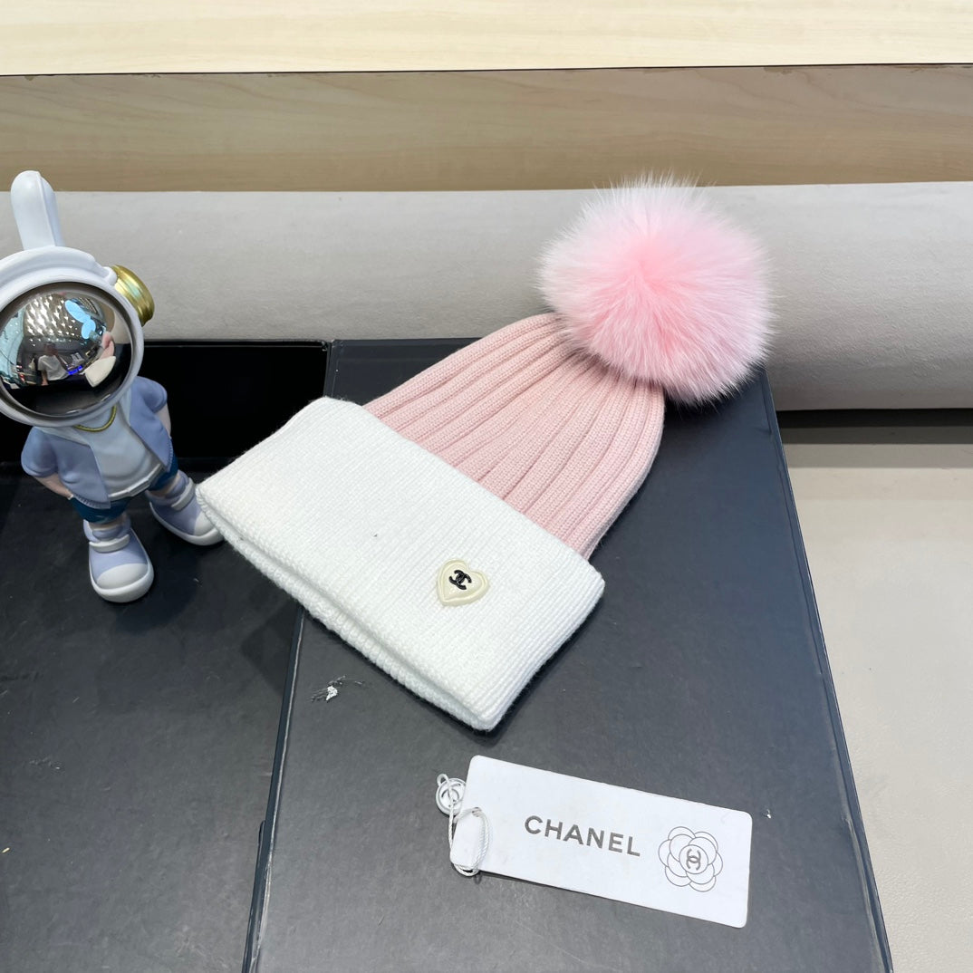 CHANEL BEANIE HAT IN BABY PINK MIX WHITE WOOL 421051