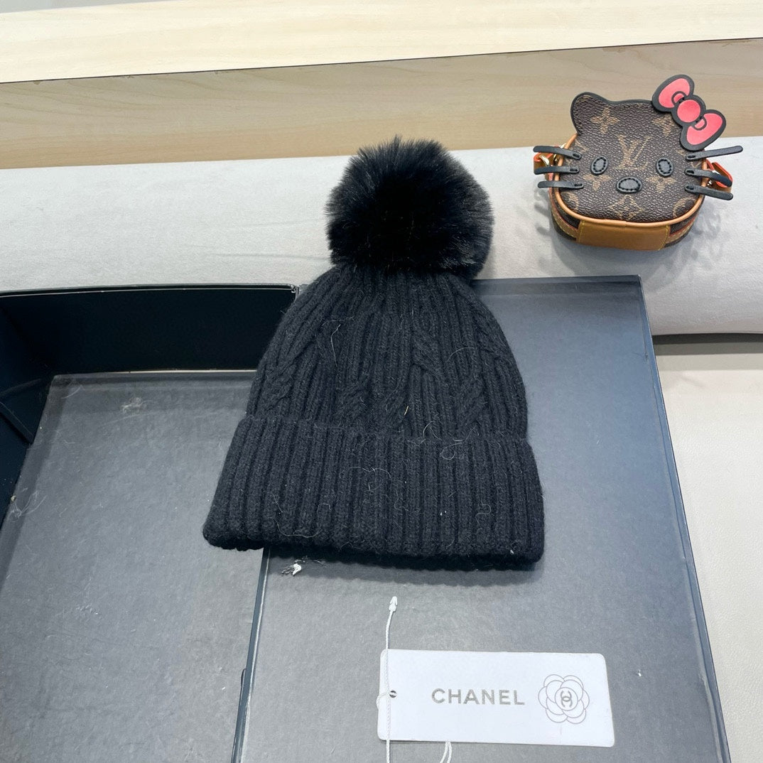 CHANEL BEANIE HAT IN BLACK WOOL 422174