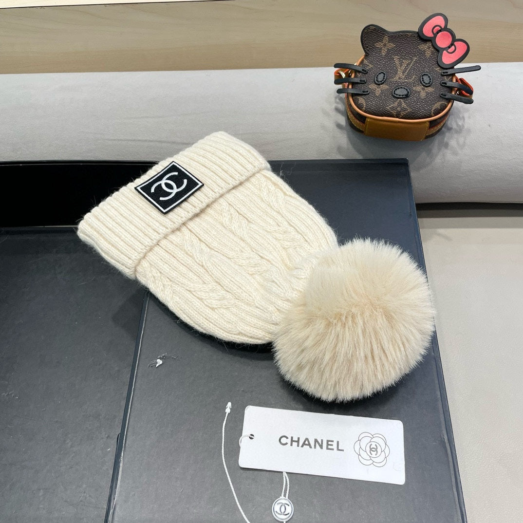 CHANEL BEANIE HAT IN BEIGE WOOL 422178