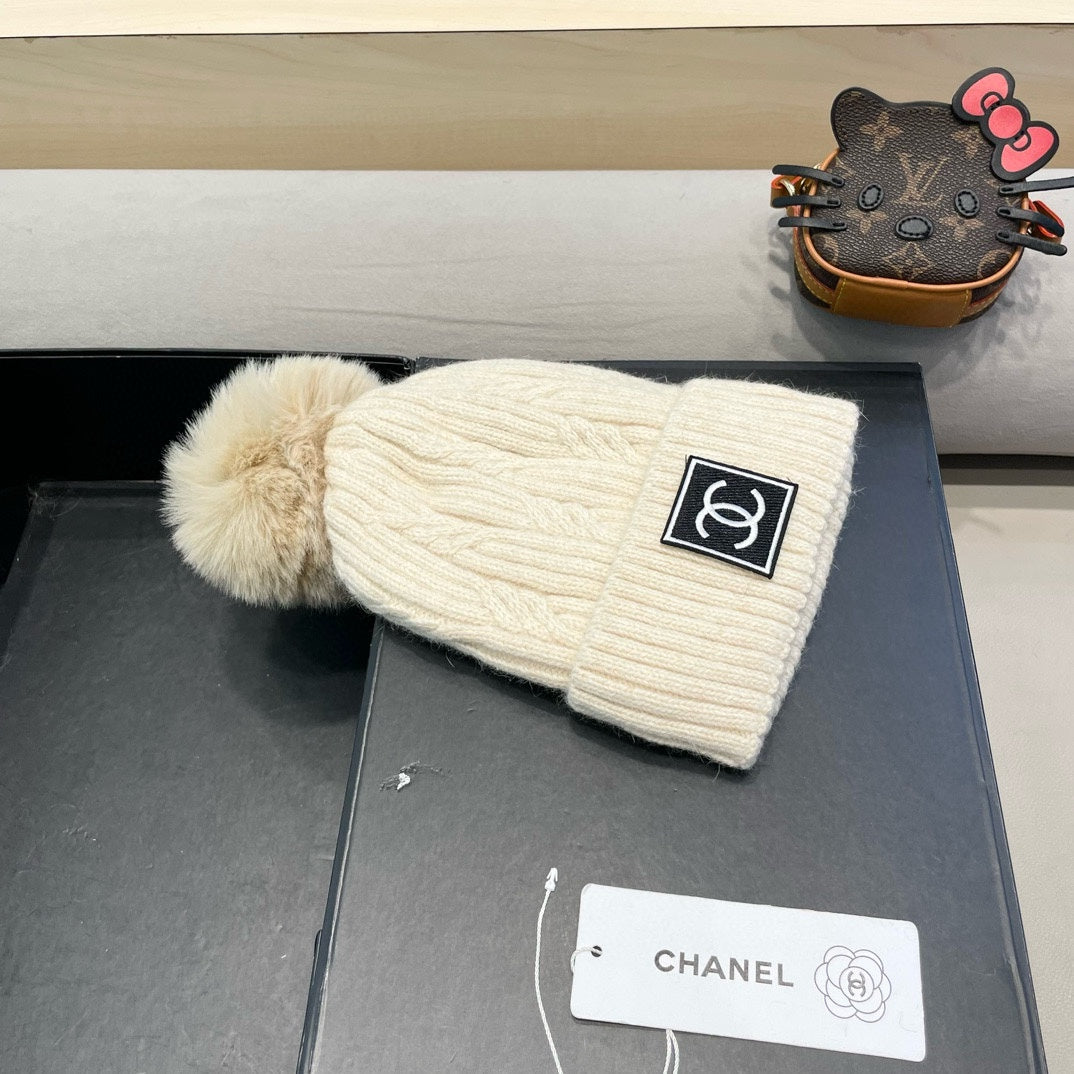 CHANEL BEANIE HAT IN BEIGE WOOL 422178