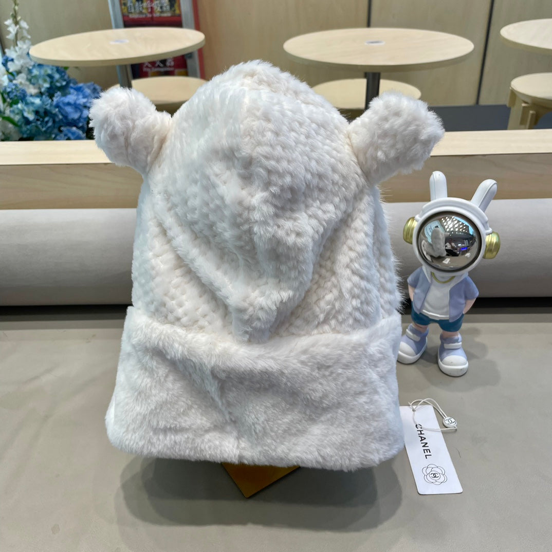 CHANEL BALACLAVA HAT IN WHITE FLEECE 422223