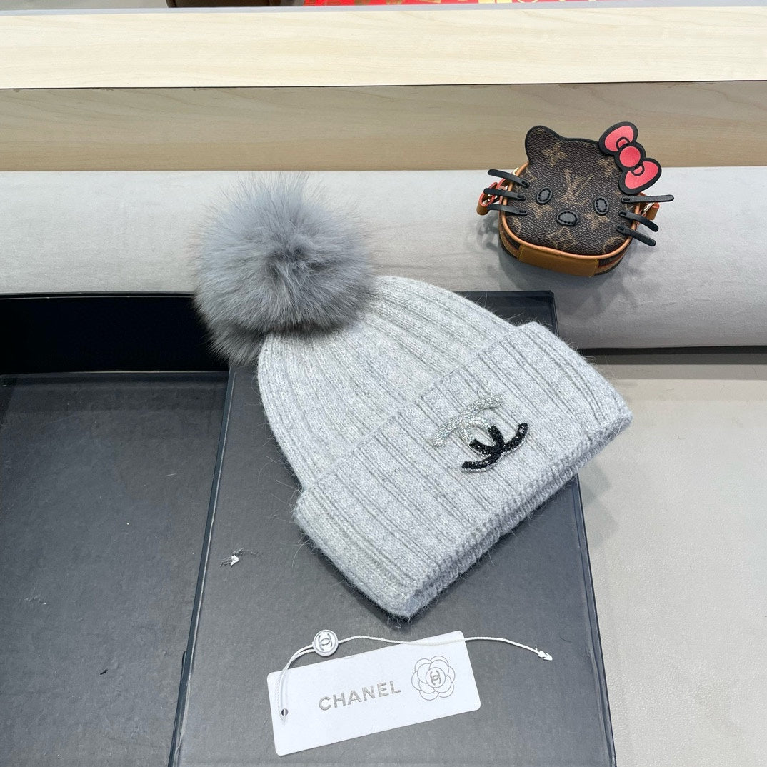 CHANEL BEANIE HAT IN CLOUD GRAY WOOL 426235