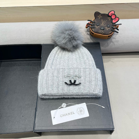 CHANEL BEANIE HAT IN CLOUD GRAY WOOL 426235