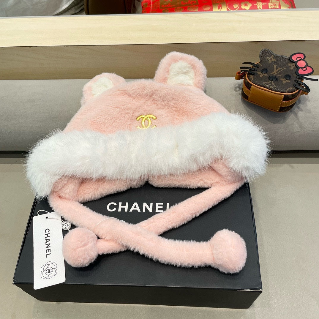 CHANEL BEANIE HAT IN LIGHT PINK LAMB FUR 426239