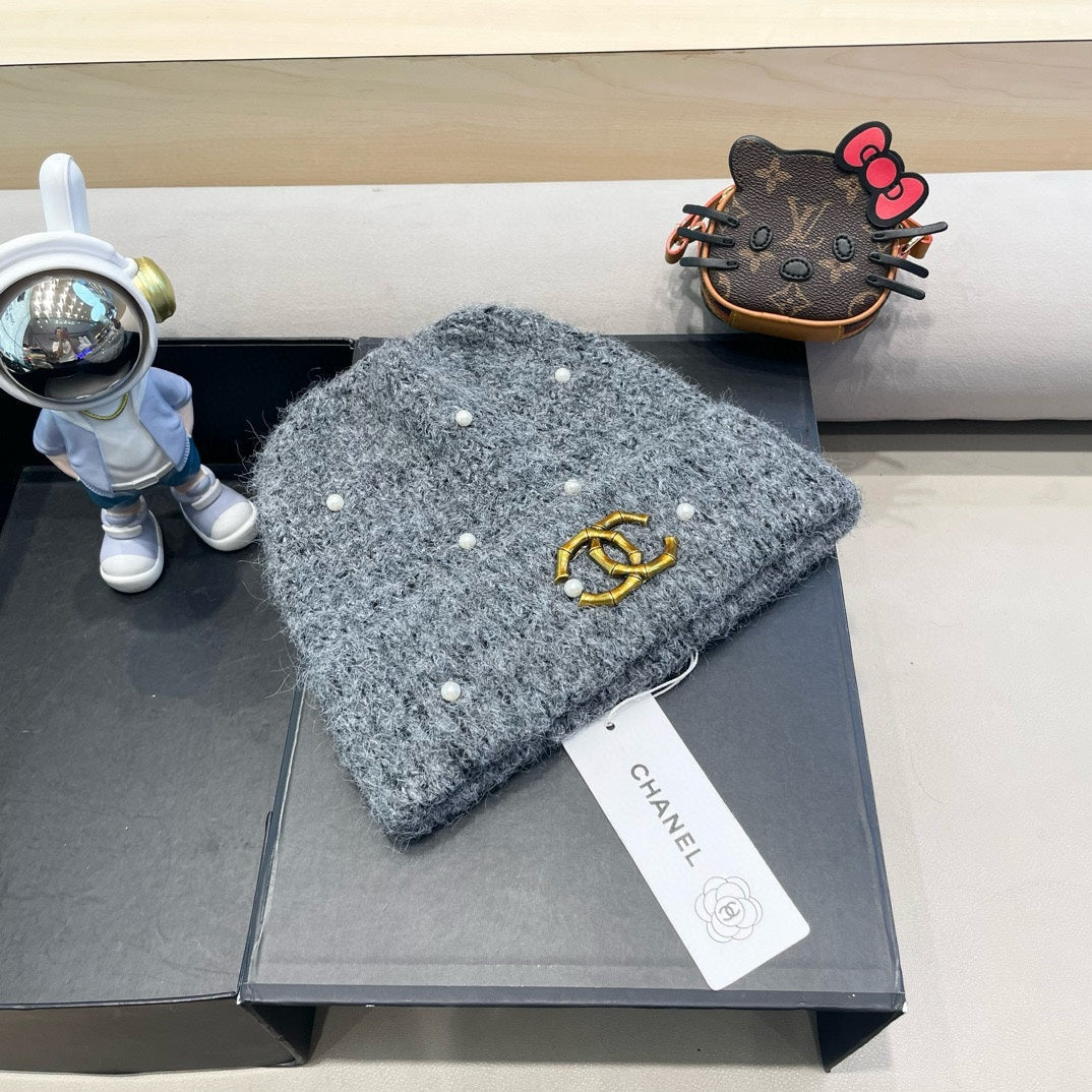 CHANEL BEANIE HAT IN SHARK GRAY WOOL 430083