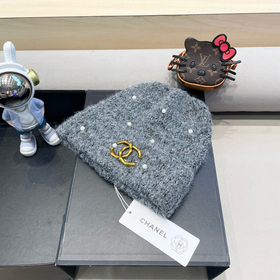 CHANEL BEANIE HAT IN SHARK GRAY WOOL 430083