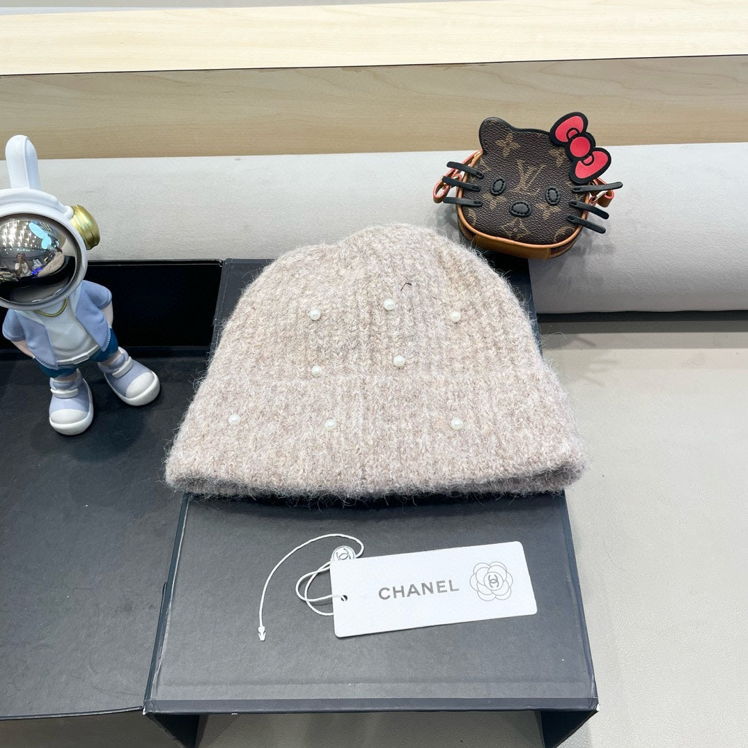 CHANEL BEANIE HAT IN KHAKI BROWN WOOL 430084