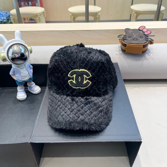 CHANEL BASEBALL CAP IN BLACK FLEECE 431371