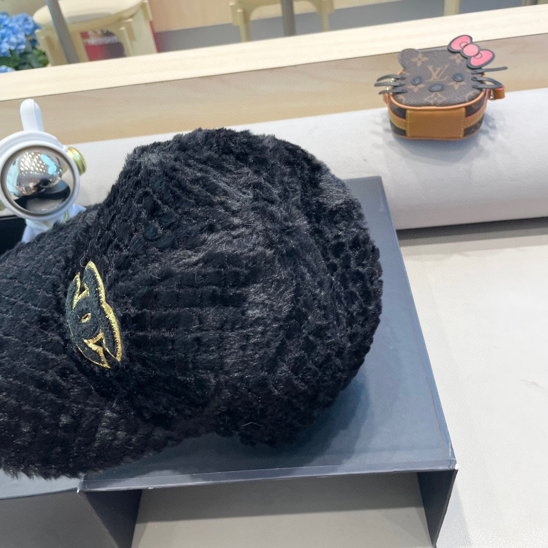 CHANEL BASEBALL CAP IN BLACK FLEECE 431371