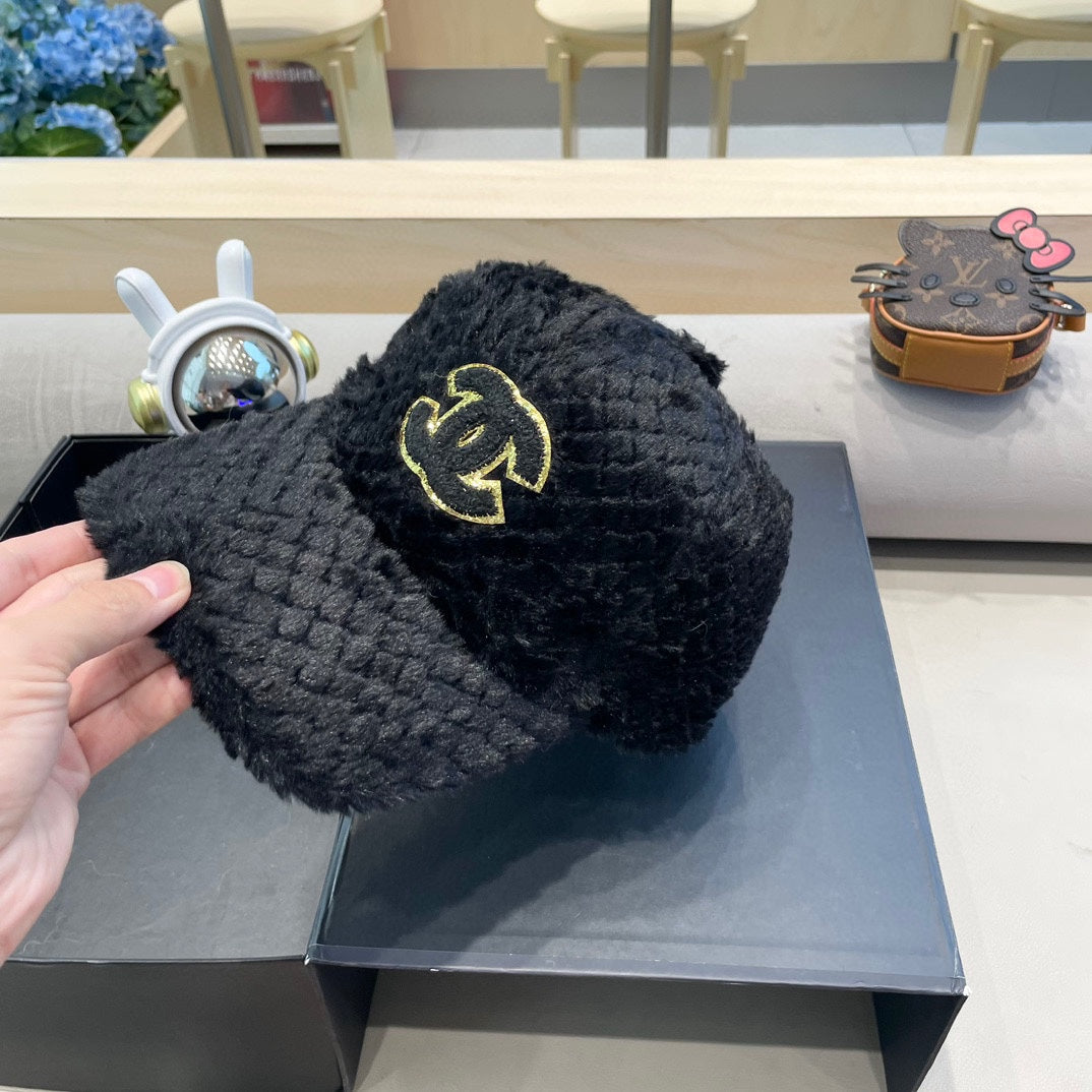 CHANEL BASEBALL CAP IN BLACK FLEECE 431371