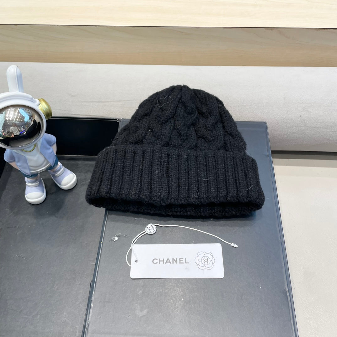 CHANEL BEANIE HAT IN BLACK WOOL 431707