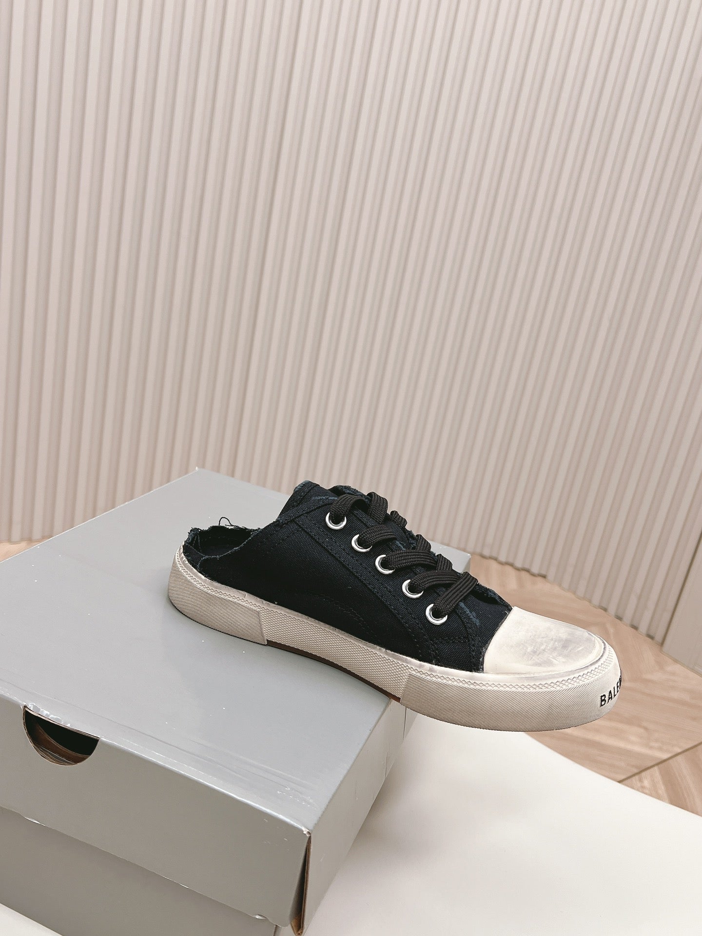 Balanciaga PARIS MULES IN BLACK DESTROYED DENIM AND RUBBER