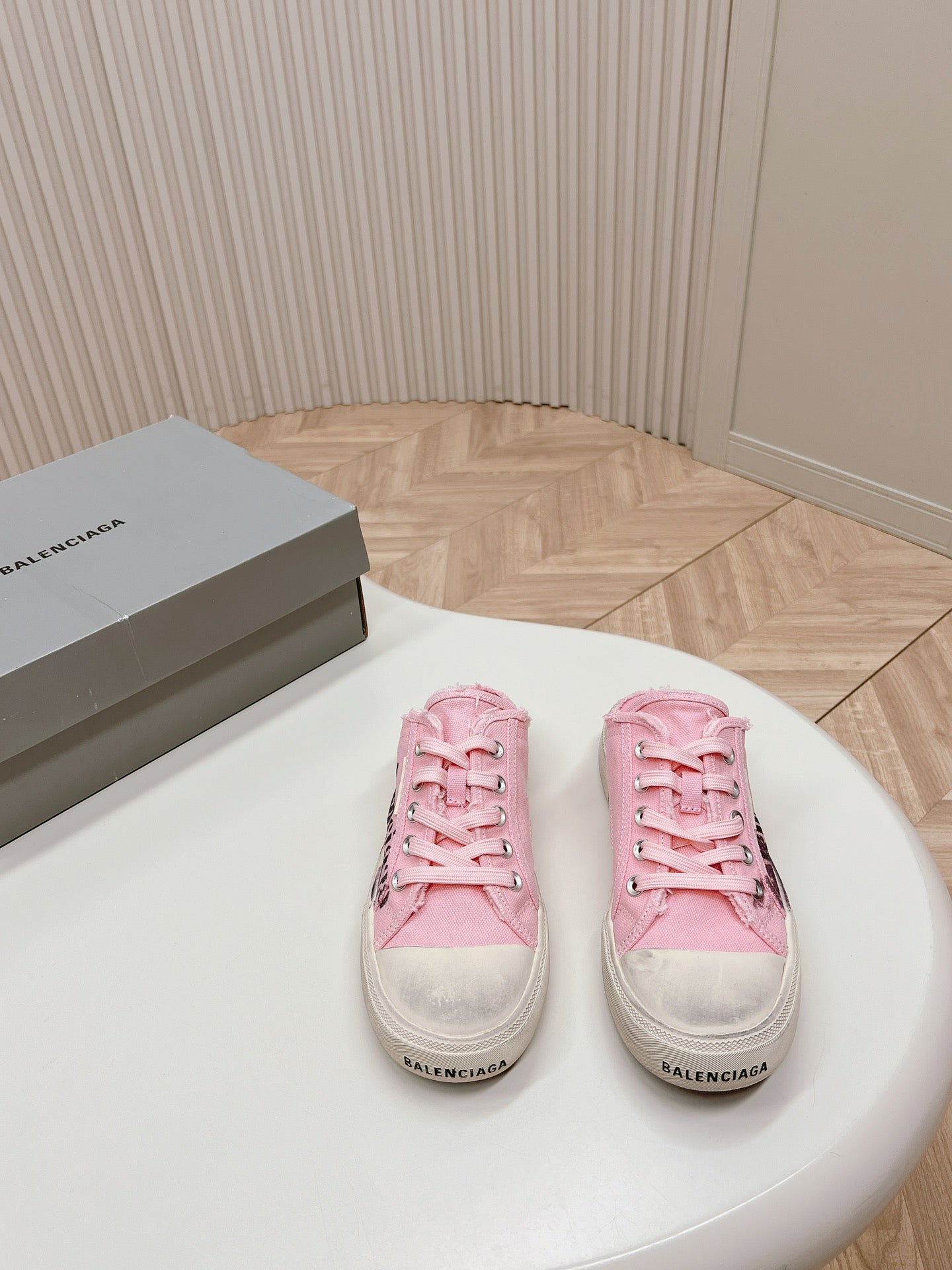 Balanciaga SNEAKER MULES IN PINK CANVAS GRAFFITI LOGO
