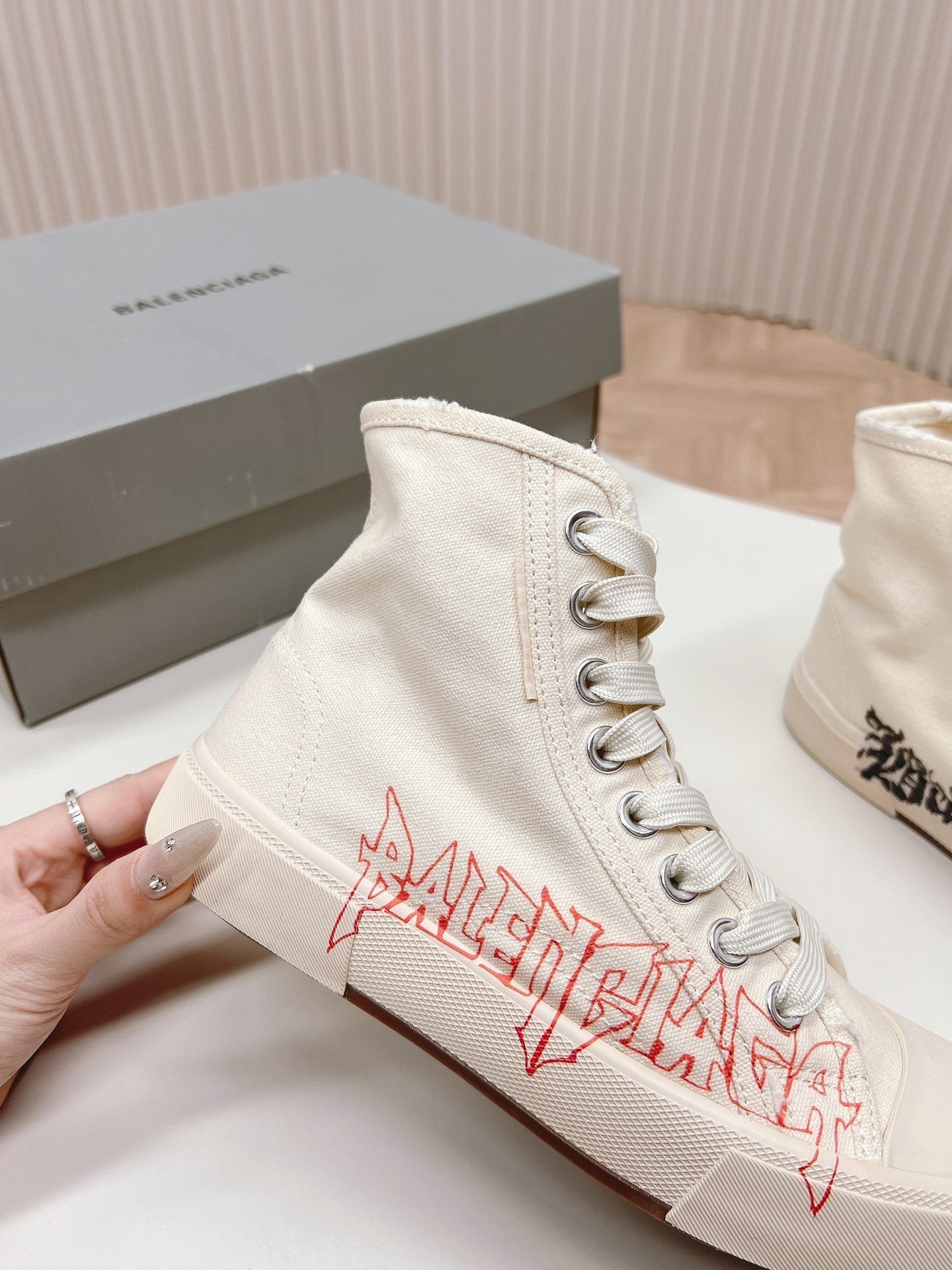 Balanciaga HIGH-TOP SNEAKERS GRAFFITI IN WHITE CANVAS