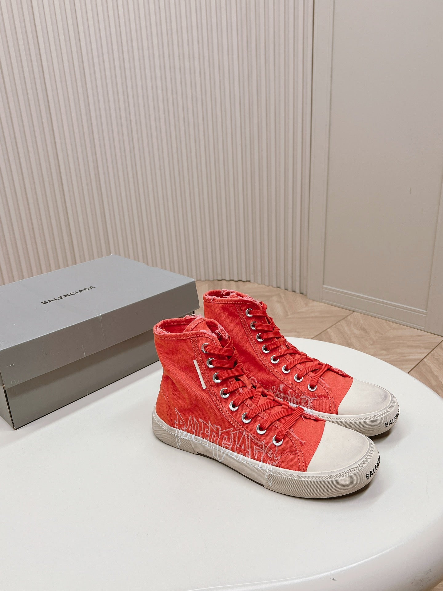 Balanciaga HIGH-TOP SNEAKERS GRAFFITI IN RED CANVAS